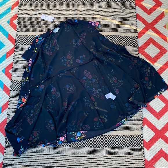 NWT Molly Bracken Floral Wrap Dress size M - Picture 4 of 8